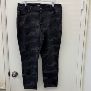 d. jeans Size 18W Camouflage Denim Jeans